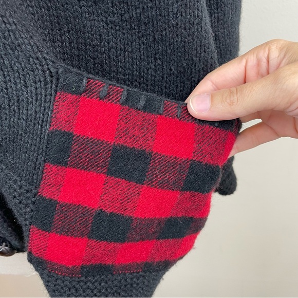 Mandal Bay Red Black Check Gingham Print Knit Collared Button Wool Sweater - Picture 4 of 5